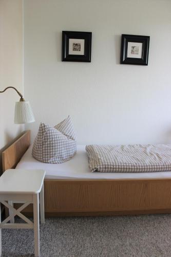 1 twin bed