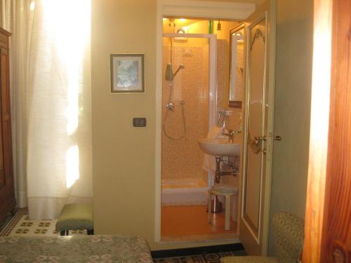 Single Room image 1
