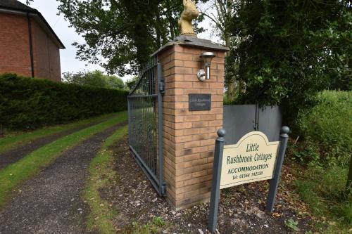Little Rushbrook Cottages - image 8