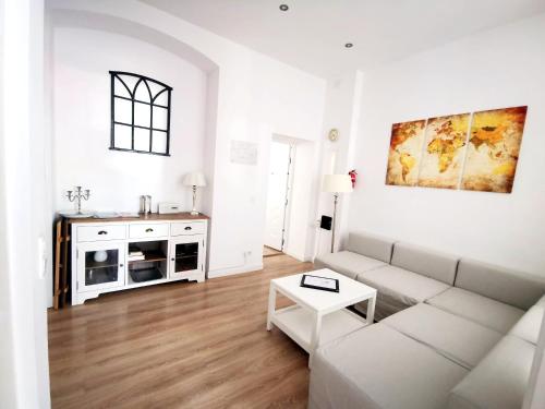 FRITZ by ROCKCHAIR Apartments l SUPERHOST Status l 3 Bedrooms Boxspringbeds 2 Bathrooms 2 Kitchen - Cozy Family & Business Flair welcomes you!, Berlin (photo 5)
