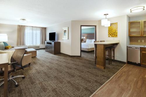 Staybridge Suites Columbia-Highway 63 & I-70, an IHG Hotel