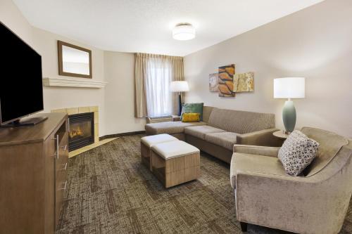 Staybridge Suites Columbia-Highway 63 & I-70, an IHG Hotel