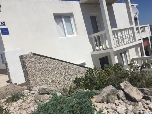  Mali Iz in 23000 Zadar