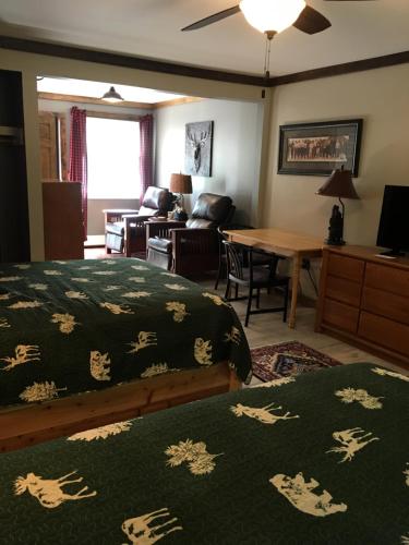 Warrensburg Inn & Suites - 6 Mi to Lake George in Varensburga (NY)