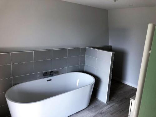 Badeværelse, Cottage Parc Duplex of 70 m for 2 people 1 bedroom 2 bathrooms in Azay-le-Rideau