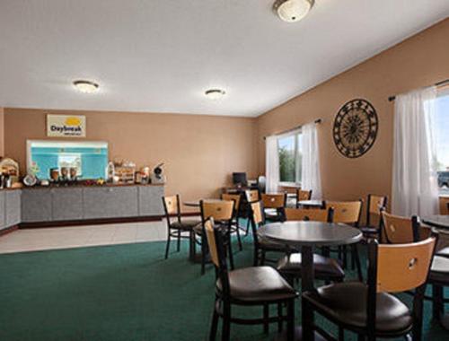 Days Inn & Suites by Wyndham Romeoville - image 12