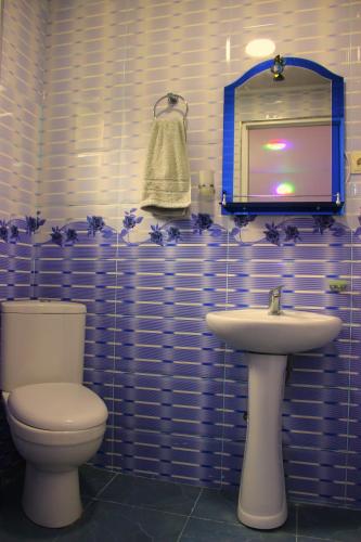 Vannas istaba, Guest House "Oasis" in Kobulety