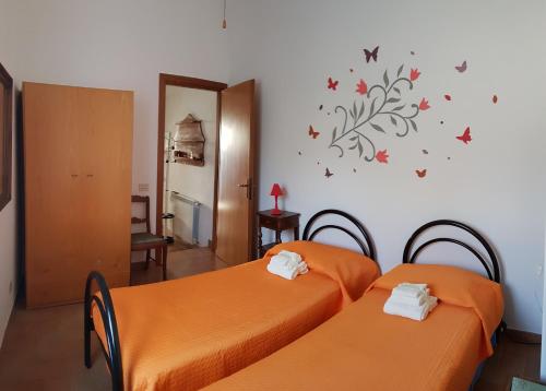 Case in campagna con piscina a Todi, Todi (photo 9)