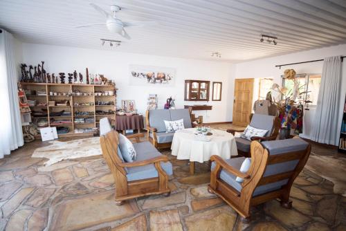 Iekārtas, Dornhuegel Guest Farm in Okatjoruu