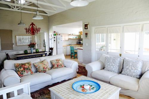 The Crowded House photo 2