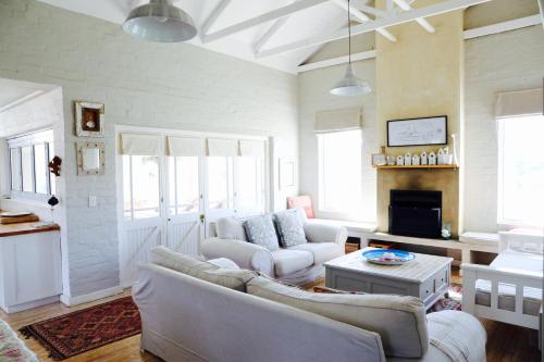 The Crowded House photo 3