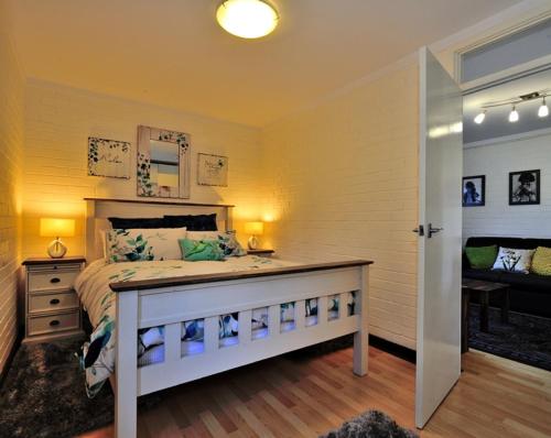 Cappuccino Delight - 1 bedroom central Fremantle apartment