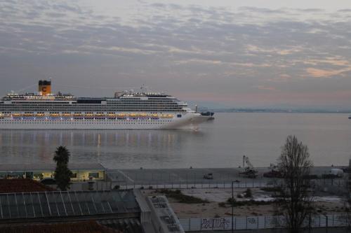  TAGUS DECK in Lissabon