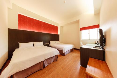 2 queen beds