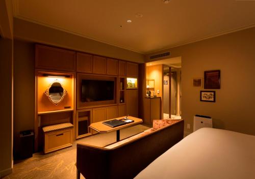 room detail thumbnail 1