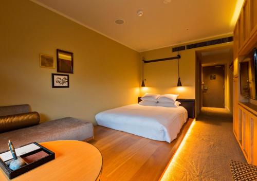 Luxury Double Room with Dinner and Breakfast with Club Lounge Access - Non-Smoking