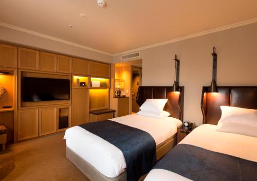 Superior Twin Room with Dinner and Breakfast with Club Lounge Access - Non-Smoking