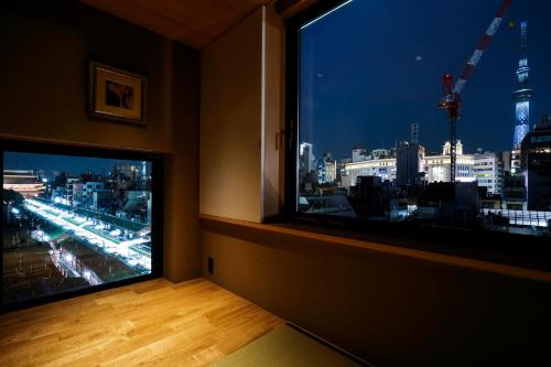 Kaminarimon Ryokan - 주변 명소