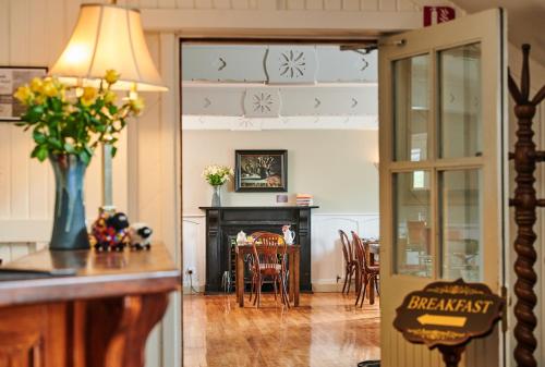 Hylands Burren Hotel - image 8