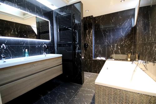 Boutique Hotel Steenhof Suites - image 2