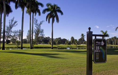 Shulas Hotel And Golf Club - image 8