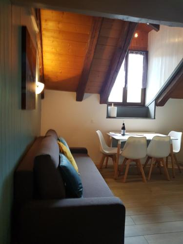 Studio Duplex Place de la Grenette