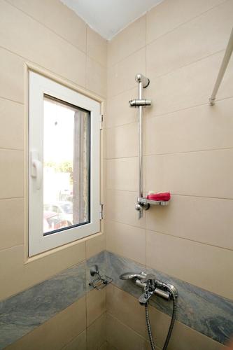 Studio Apartment image 4