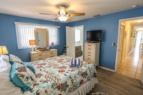 3561 Estero Blvd Manor - main image