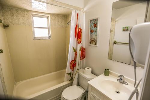 5583 Estero Blvd Iguana Mama's Beach House - image 7