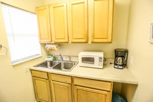106 Tropical Shores #1 - image 6