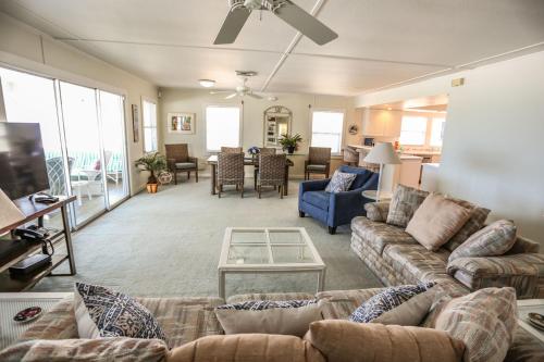 4050 Estero Blvd - image 3