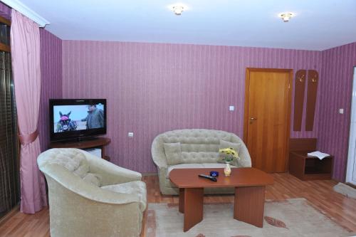 Eros Motel - image 5