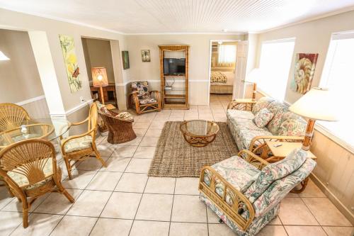 269 Driftwood Manor - image 7