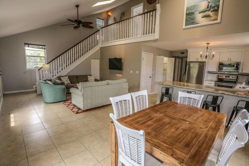 219 Fairweather - image 6