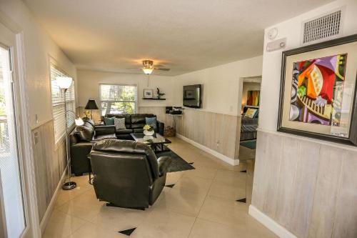 2553 Cottage - image 3