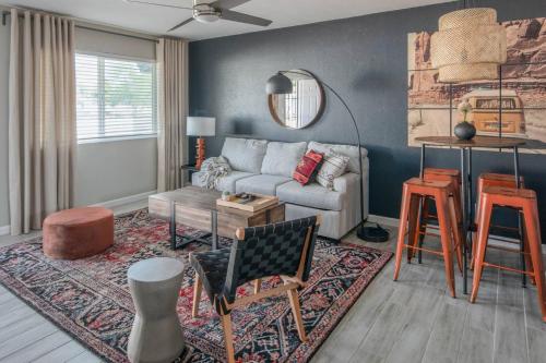 Modern 2BR Phoenix Townhome by WanderJaunt Phoenix