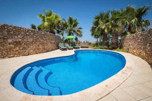 B&B Nadur - The Palms - Holiday Farmhouse with Private Pool in Island of Gozo - Bed and Breakfast Nadur