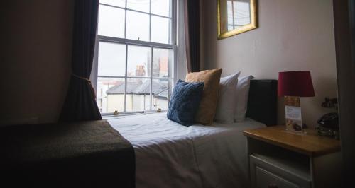 Dublin Citi Hotel of Temple Bar - image 2