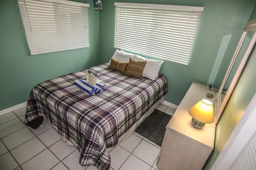 238 Flamingo - image 5