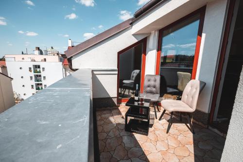 POINT flat, beautiful view from terrace to Prague Castle, Praha (fotografie 6)