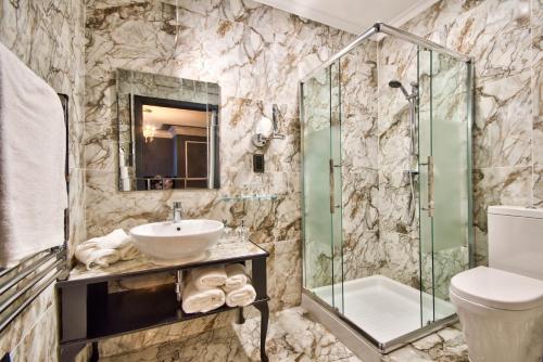 Julina Boutique Living - main image