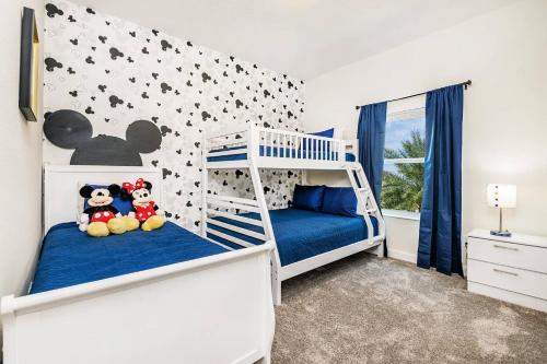 4991 Windermere Luxury Villa at Storey Lake - image 2