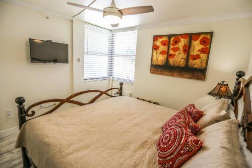 Lovers Key Beach Club 202 - image 4