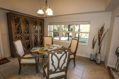 8211 Estero Blvd. - image 8