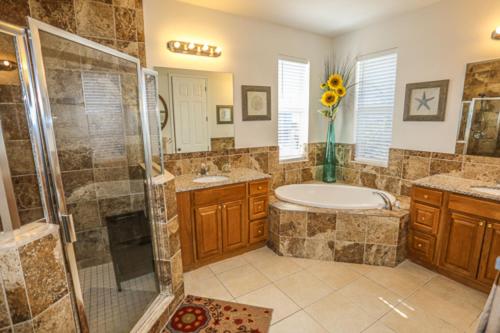 8211 Estero Blvd. - image 9