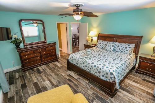 105 Tropical Shore Way - image 2