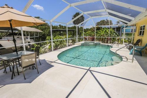 105 Tropical Shore Way - image 4