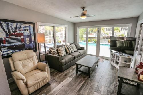 171 Flamingo Str. - M - image 2