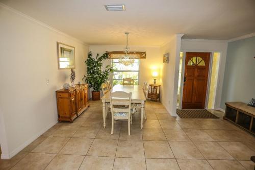 5150 Williams Dr. - M - image 2