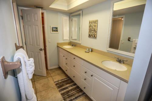 5150 Williams Dr. - M - image 5